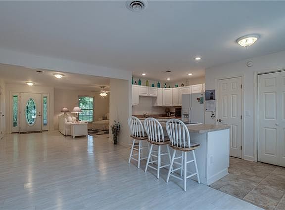 3rd image of 222 Plantation Ct