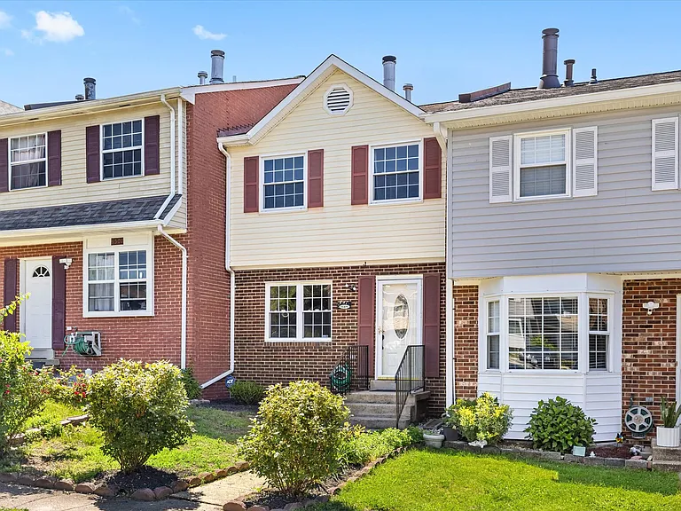 3509 Coxcomb Mews — Photo 1