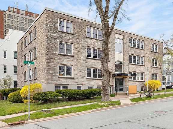 2nd image of 1510 Lilac St #15