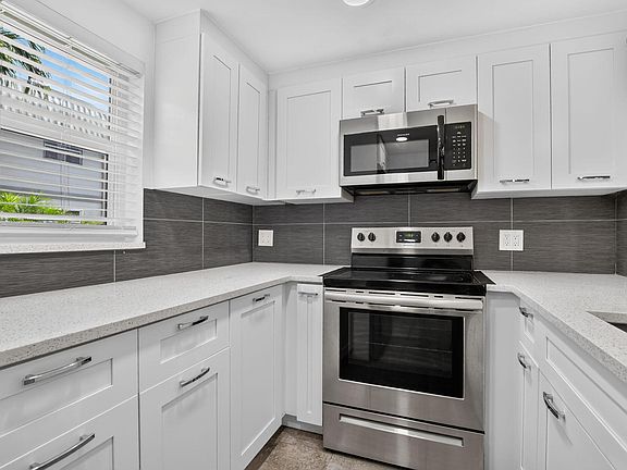 2nd image of 212 Monaco E