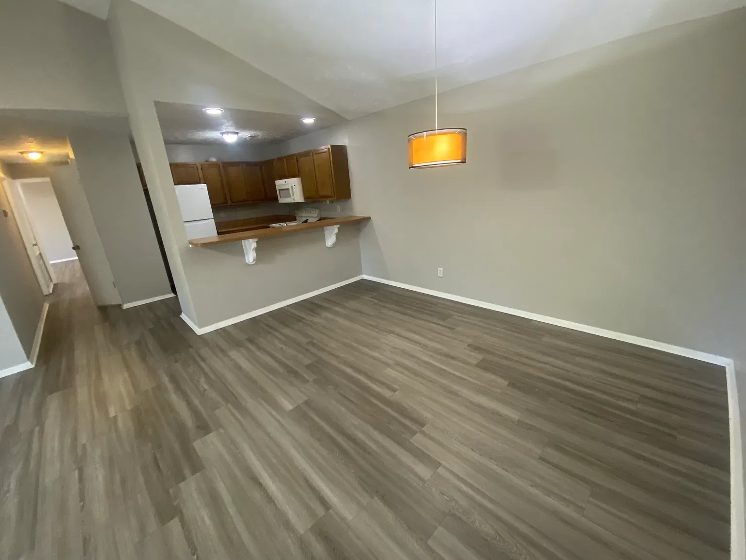 2 bed, 1063 sqft, $1,250 — Photo 2