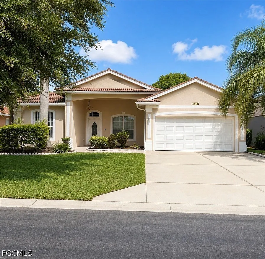4 bed, 2.0 bath, 2209 sqft, $2,500 — Photo 1