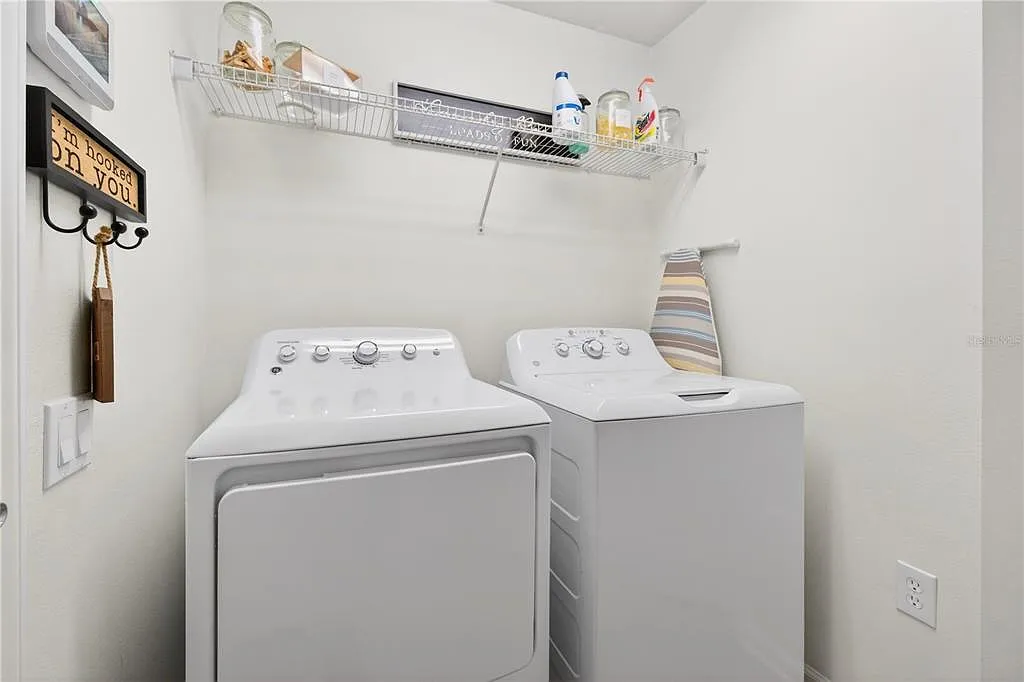 3 bed, 2.0 bath, 1638 sqft, $2,600 — Photo 4