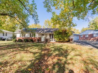 310 Rowe Dr, Bloomington, IL 61701