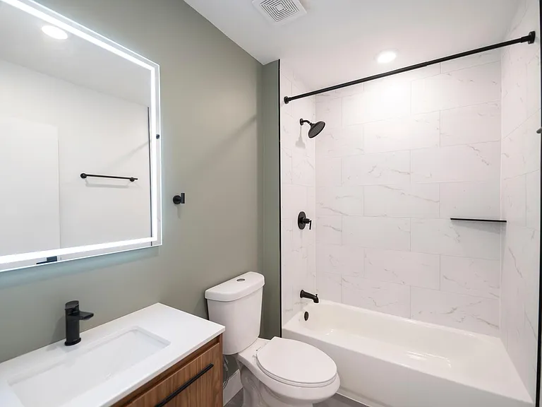 4902 Chestnut St #104 — Photo 10