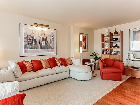 Sold by Sotheby's International Realty | media 3