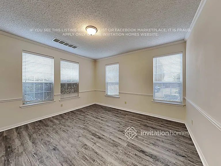 3302 Hunter Cove Dr — Photo 5