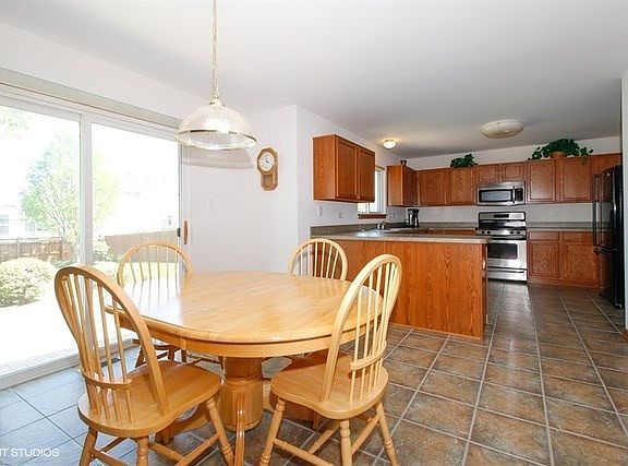 3rd image of 604 Heintz Dr