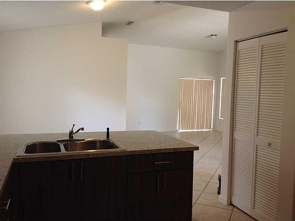 3rd image of 18022 SW 29th Ln