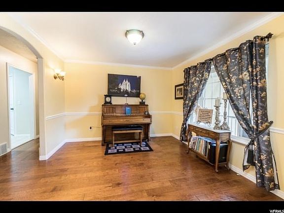 4th image of 10145 N Evergreen Cir
