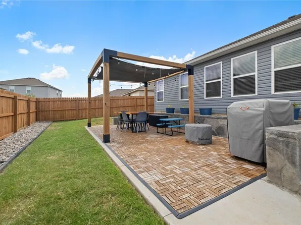 920 Queen St, Centerton, AR 72719