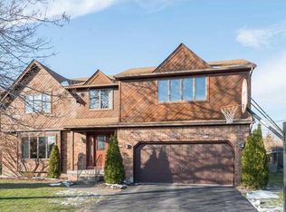 243 Patton Pl, Williamsville, NY 14221