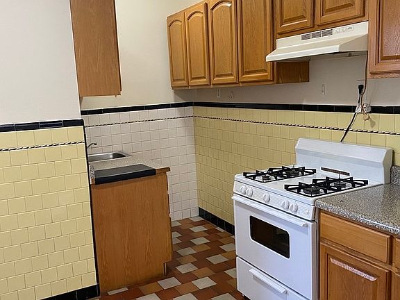 4th image of 36-25 34th St #1F