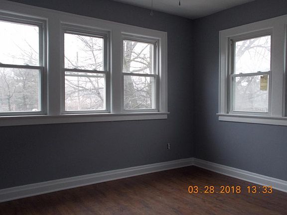 2nd image of 236 E Hudson St