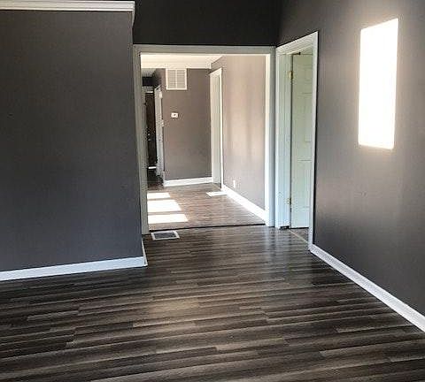 3rd image of 1252 Lawrence Ave