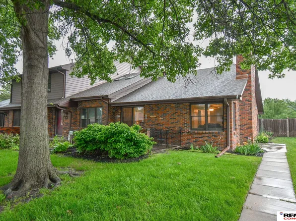 1122 Rockhurst Dr, Lincoln, NE 68510