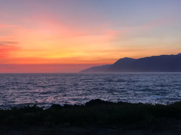 339 Lower Pacific Dr, Whitethorn, CA 95589