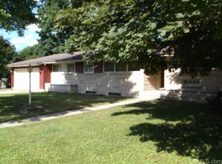 805 S Hemlock St, Iron Mountain, MI 49801
