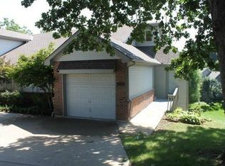 2907 S Cedar Crest Dr UNIT B, Independence, MO 64057