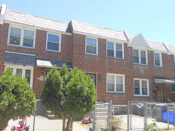 3rd image of 5917 N Hutchinson St