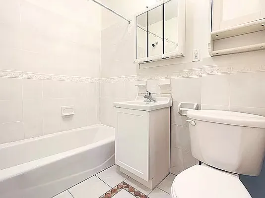 Rented by City Connections Realty | media 7