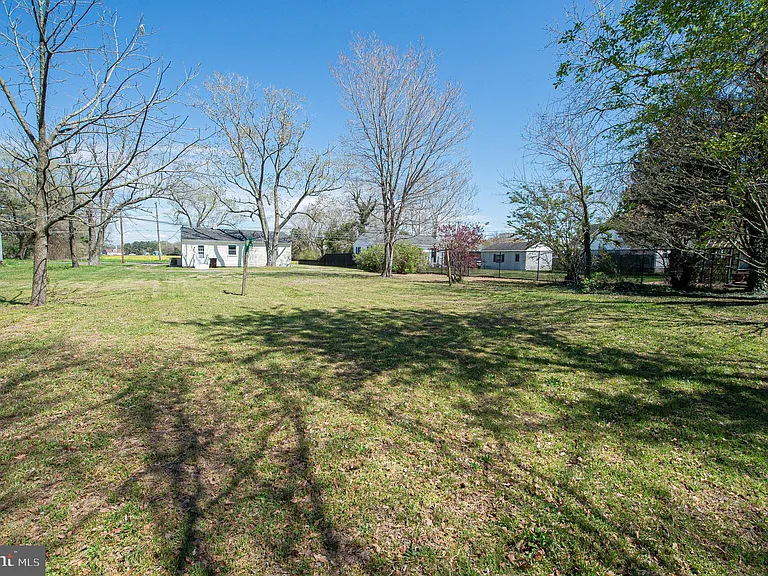 602 E Main St — Photo 17
