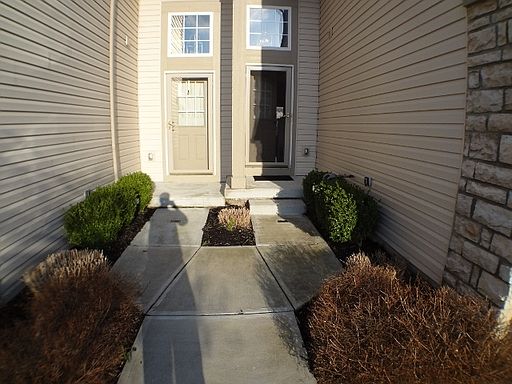 4th image of 8601 Dunham Dr