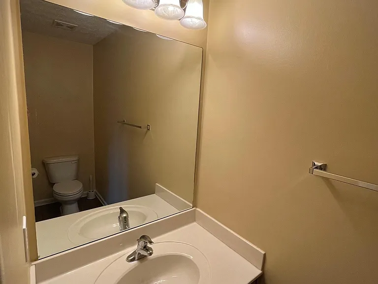 2108 Winding Oak Dr — Photo 4