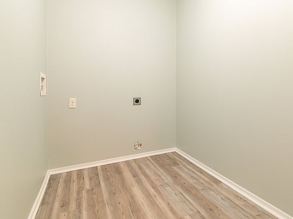 5th image of 992 Josie Kate Ln