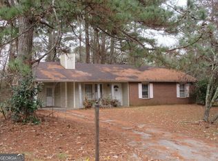 35 Triple Crown Ln, Ellenwood, GA 30294