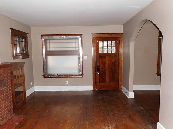 4th image of 718 E Judson Ave