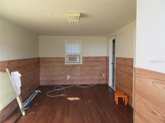 3rd image of 327 S Miami St