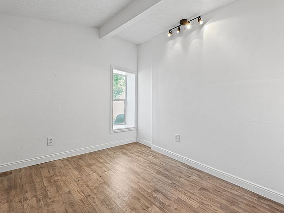 5th image of 47 E Main St
