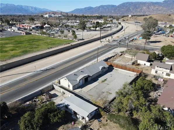 6937 Perris Hill Park Rd, San Bernardino, CA 92404