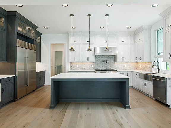 5th image of 49 Delfina Dr