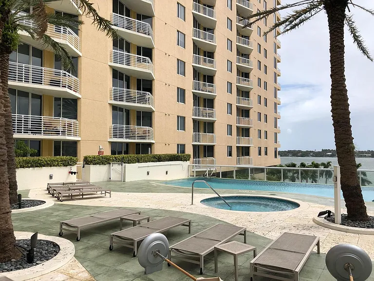 1551 N Flagler Drive Lph #17 — Photo 45