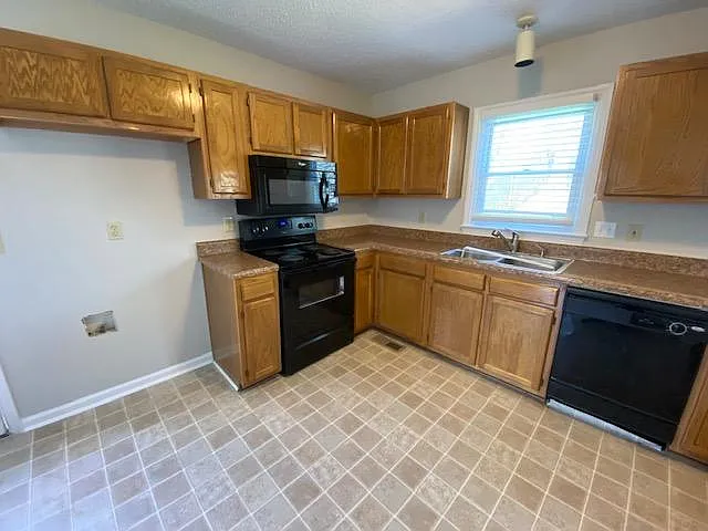 7 Woodlea Ridge Ct — Photo 3