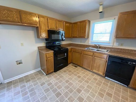 3rd image of 7 Woodlea Ridge Ct