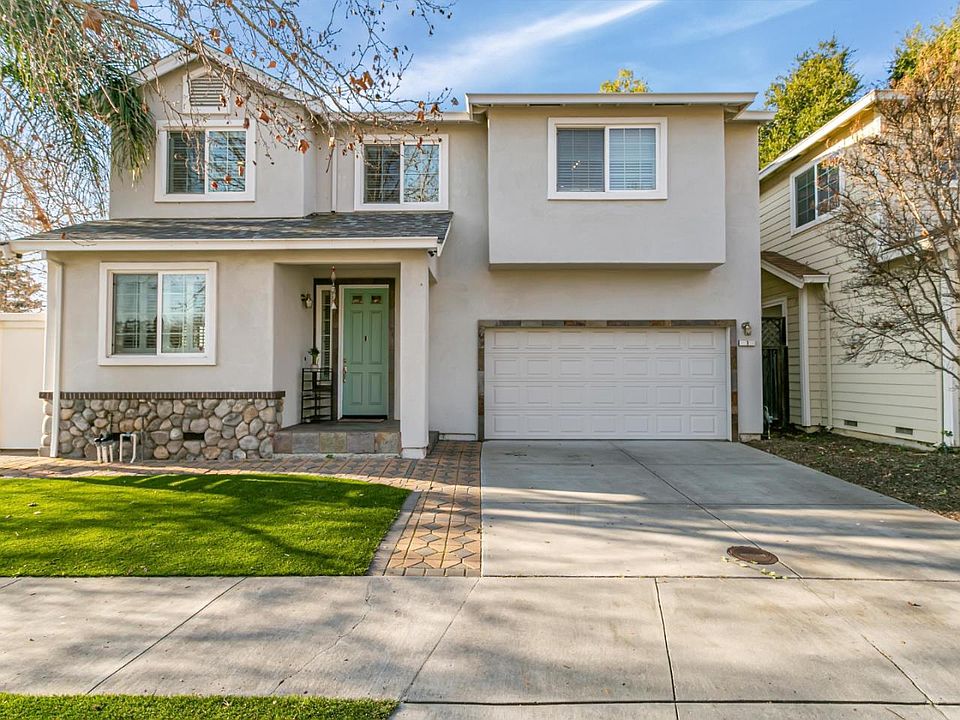 1st image of 1 Larisa Oaks Pl
