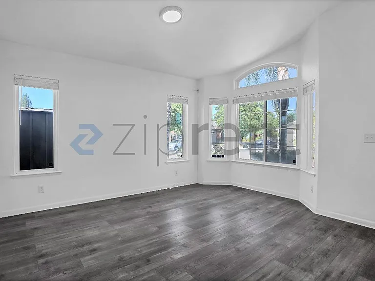 2437 N Tracy Ave — Photo 6