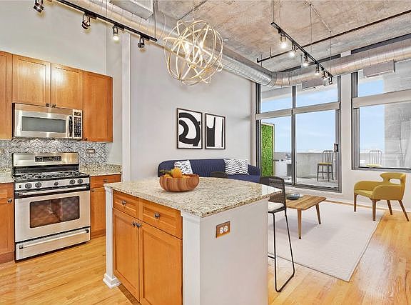 2nd image of 900 N Kingsbury St APT 802