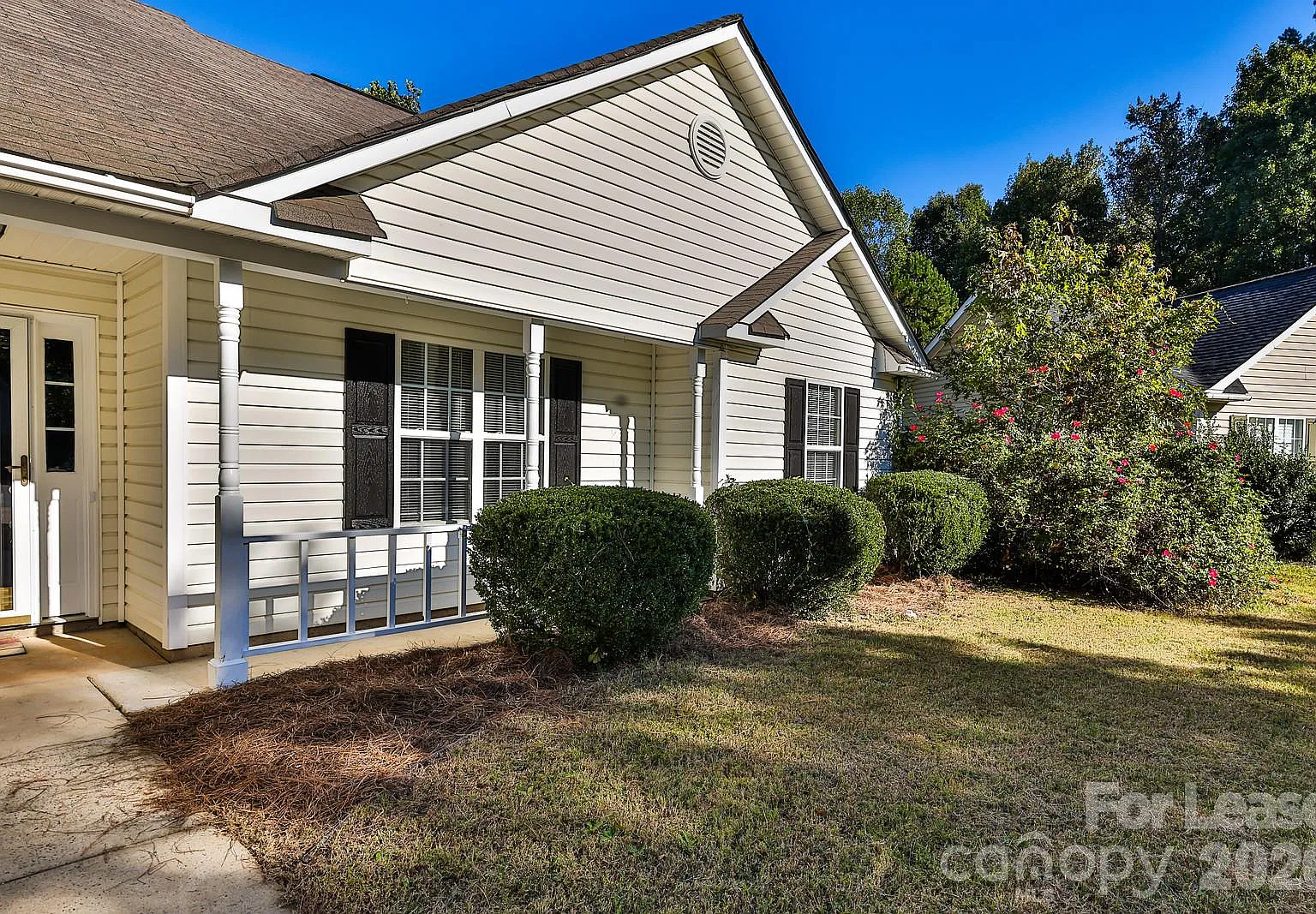 3 bed, 2.0 bath, 1557 sqft, $1,875 — Photo 2