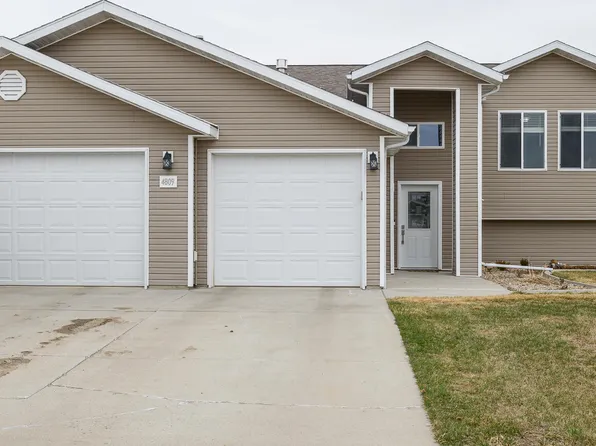 4809 Weyburn Dr, Bismarck, ND 58503