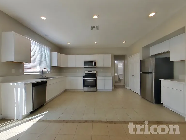 13741 Starshine Dr — Photo 6