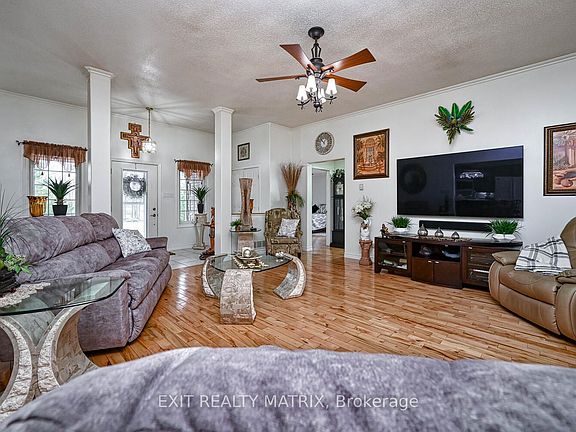 5th image of 2573 Mitchell St