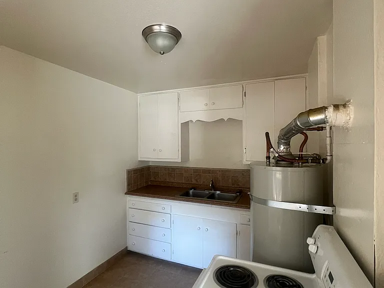 2737 Knox Ave #4 — Photo 10