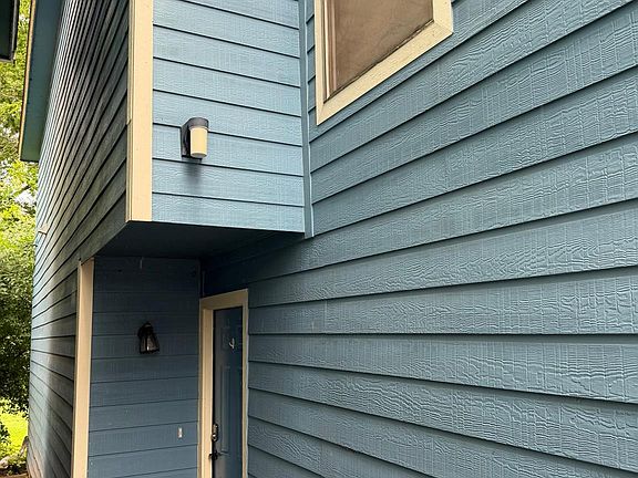 2nd image of 126 Harbour Ln