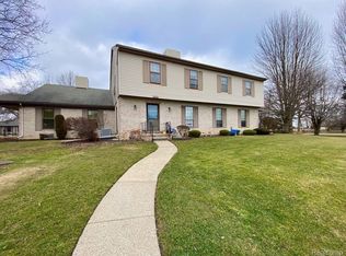 35192 N Bay Cir, Harrison Township, MI 48045