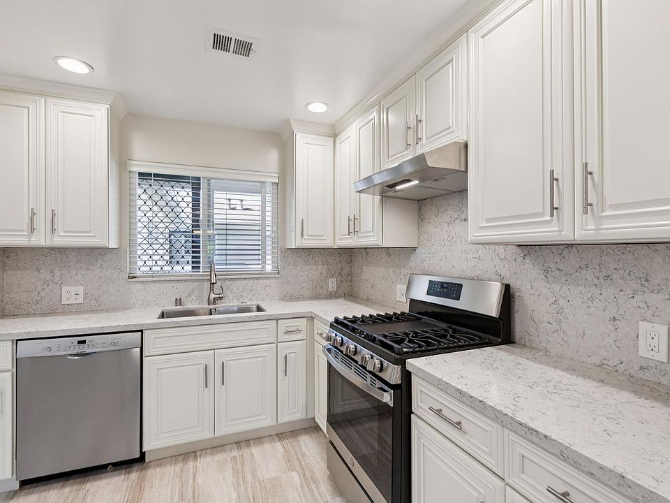 1st image of 854 University Ave #854
