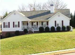 9801 Autumn Glen Dr, Soddy Daisy, TN 37379